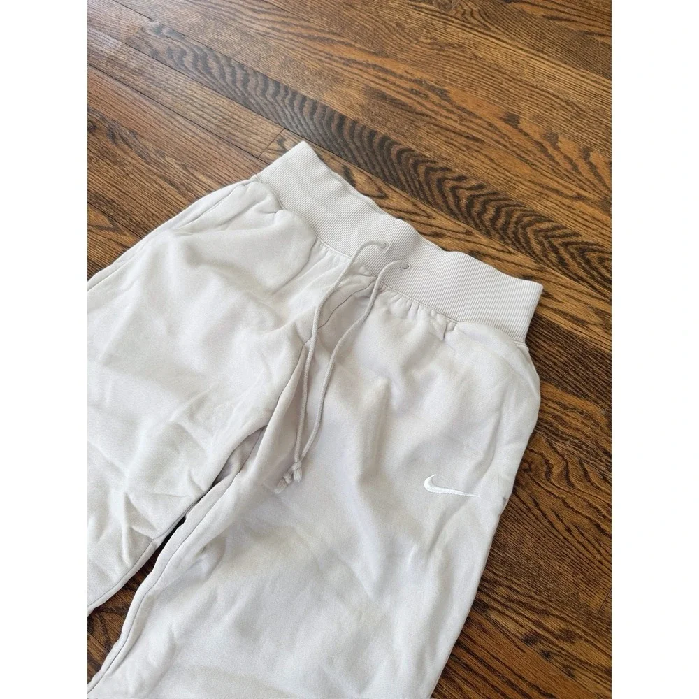 Nike Comfort Swoosh Embroidered Logo Cream‎ White Sweatpants - Size Small